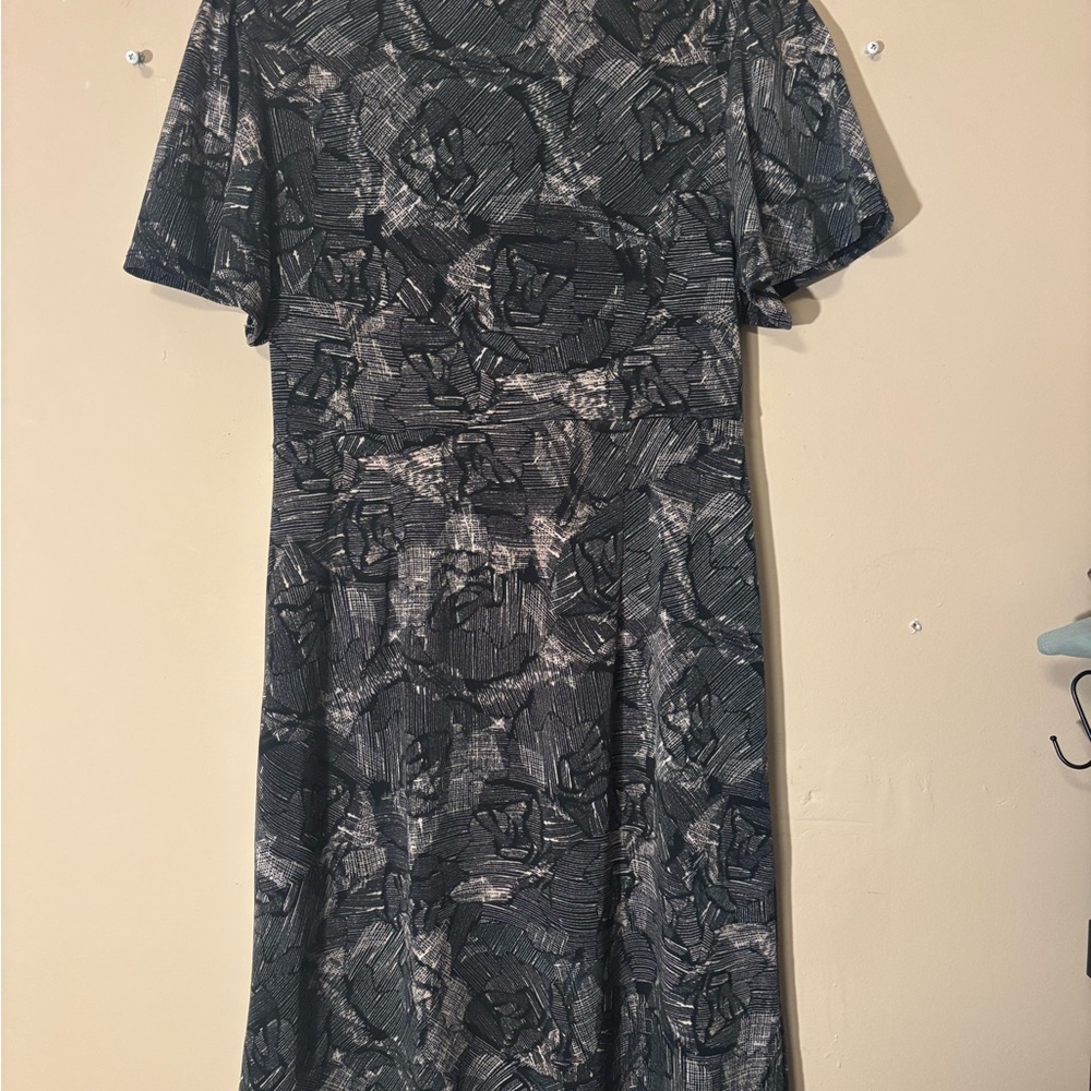 Banana Republic Black and Gray Midi Dress - Picture 2 of 4